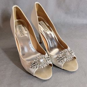 Badley Mischka Ivory Crystal Peep Toe Heels sz 8